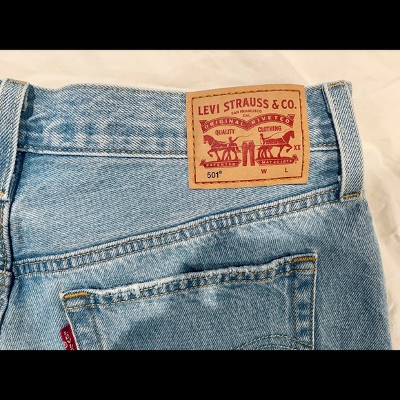 NWOT Levi’s 501 Shorts - Picture 4 of 6